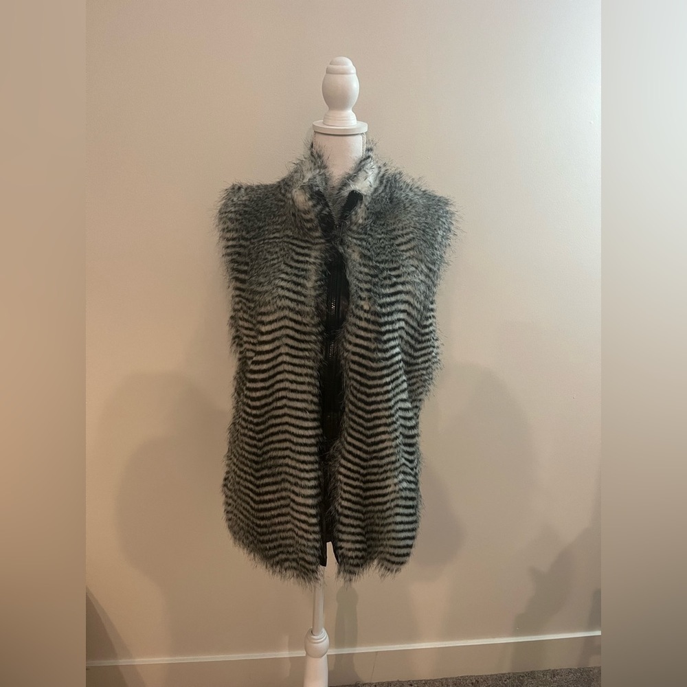 3/$25 NWT Catherine Lillywhite’s Faux Fur Striped Vest